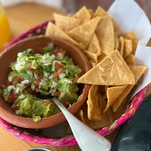 Guac + chips