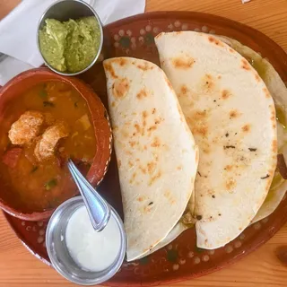 Quesadilla chicharron