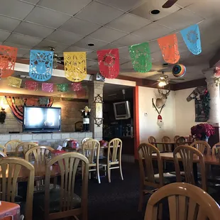 Eclectic. All types of decorations.