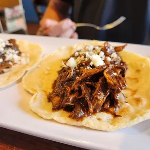 Mole tacos