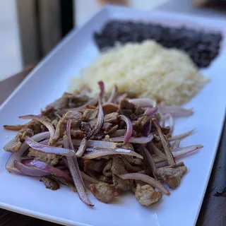Carne Encebollada