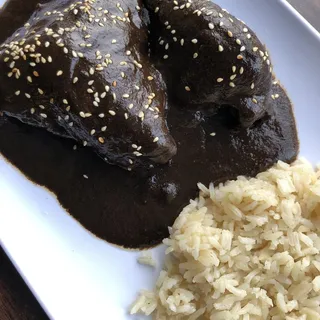 Mole Negro con Pollo