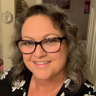 Laura L.