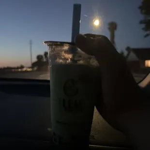 Honeydew smoothie with boba