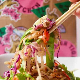 PEANUT STREET NOODLES (GF, V)