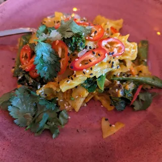 SPICY CHILI GARLIC HO FUN NOODLES (GF,V)