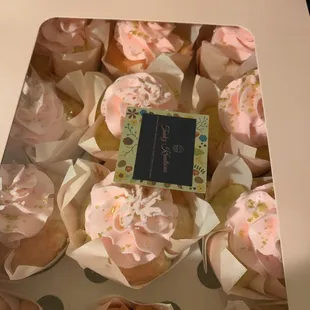 Pink lemonade cupcake I order these on regular!