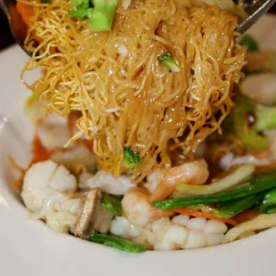 Pan Fried Crispy Noodles Seafood