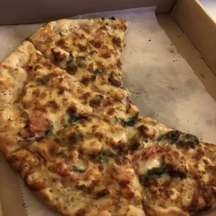 Chicken Spinach White Pizza