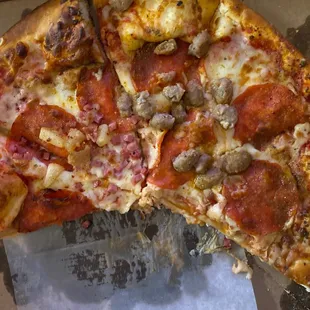 Aloha fresh and OG pizza.. yum