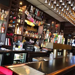 Good eats and good selection of micro beers. My favorite dark bar in Racine.