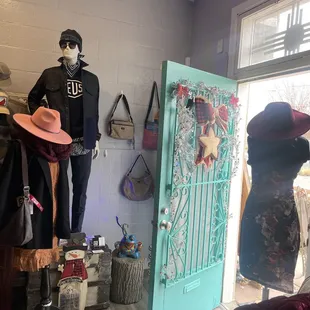 Toad Road: Eclectic Men and Womens clothing and accessories boutique.  6807 Fourth St, Los Ranchos De Albuquerque, NM 87107