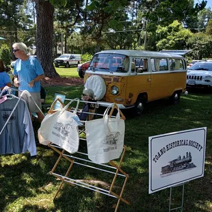 Vendor selling handbags