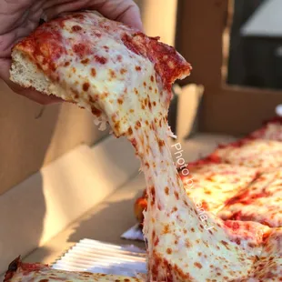 Detroit Style Deep Dish (24 in) ($24.99)