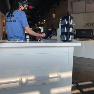 Toast and berry entrance