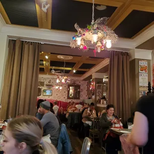 Busy, busy at brunch time.