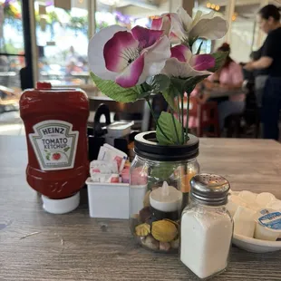 Table condiments