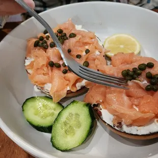 Smoked salmon bagel
