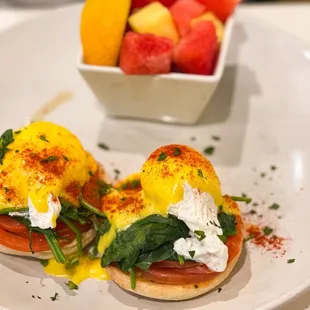 Florentine Benedict with fresh fruit