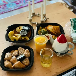 Minis. Huevos rancheros w/sourdough toast &amp; breakfast potatoes. Kids pancake w/fries. Pineapple juice mimosa. Rishi tea.