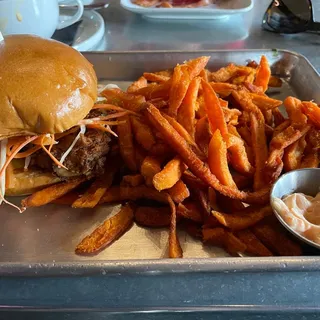 NASHVILLE CHICKEN SANDWICH