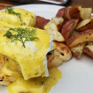 CRAB CAKE BENEDICT