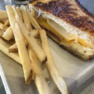 SMOKED, TOASTED & GRILLED CHEESE