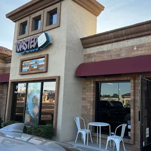 Conveniently located close to downtown Gilbert. There's plenty of seating inside &amp; is hard to miss.