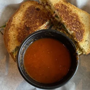 Grilled cheese w/ tomato sauce