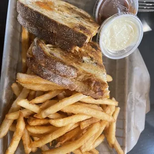 Brisket patty melt