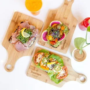 Avocado smash, spicy crab, and 3 cheese Italian! 

So good!