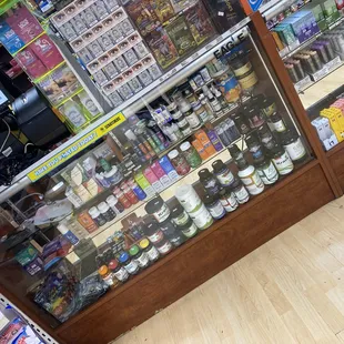 CBD oil gummies , Kratoms , opms , CBD cigs