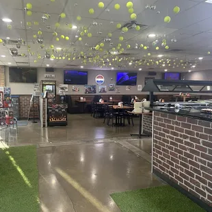 So fun!  And a pizza and dog lover's dream!