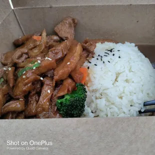 This is vegan chicken teriyaki bowl.