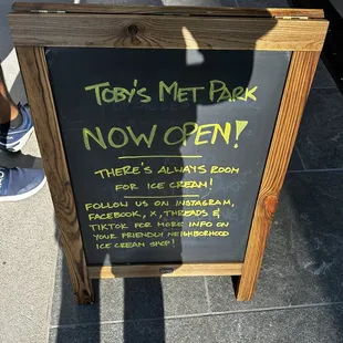 Opening announcement sign