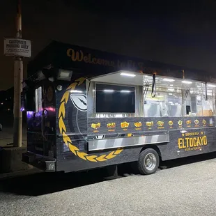 This is a photo of the Food truck located in Jurupa Valley on mission blvd. try to the Torta or the quesadilla