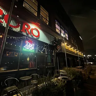 Outside view, next to Thomas Magees