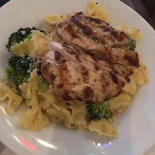 Chicken & Broccoli Mac & Cheese