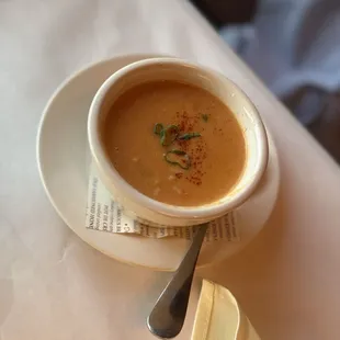 RAYEN&apos;S &quot;SIGNATURE&quot; LOBSTER BISQUE chunk lobster / roasted chestnut cream / sherry