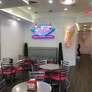 Inside Todd&apos;s frozen yogurt