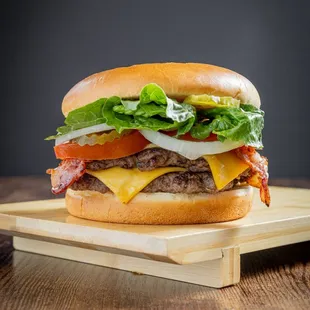  cheeseburger with bacon, lettuce, tomato, and cheese