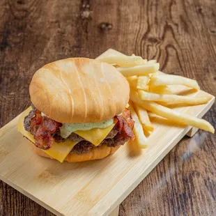  cheeseburger and fries
