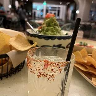 Picante Margarita and Guacamole