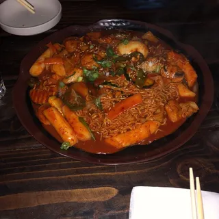 Spicy Rice Cake with Noodles