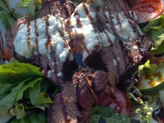 Banushi's Bar and Grill