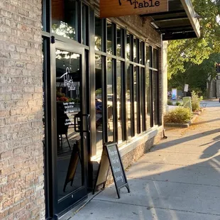 ramen and noodles, outside