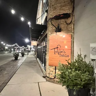 Exterior of restaurant from sidewalk