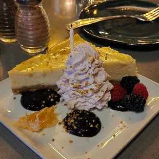 Queen Bee Cheesecake