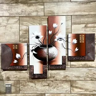 Bathroom decor inside