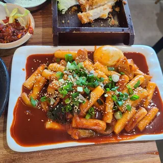 Ddukbokki ()